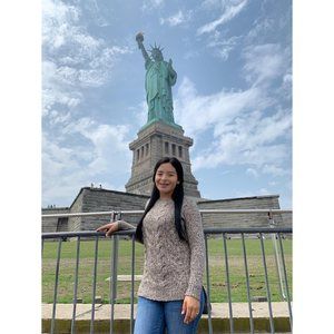 Meet your Posher, Roxanna